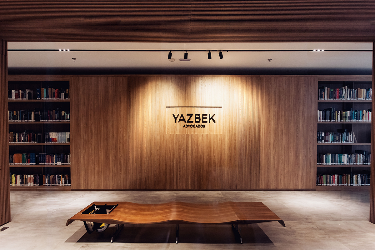 Slide 01_Desk