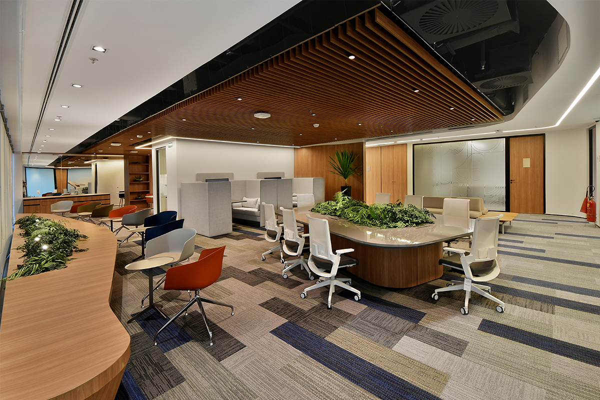 Slide 01_Desk