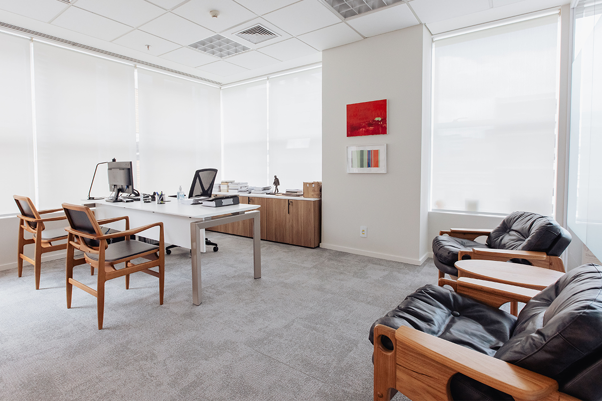 Slide 03_Desk