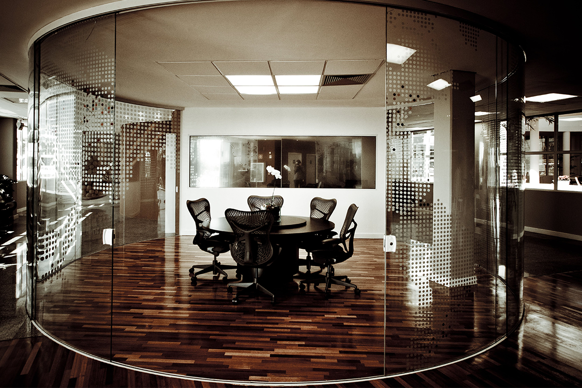 Slide 03_Desk