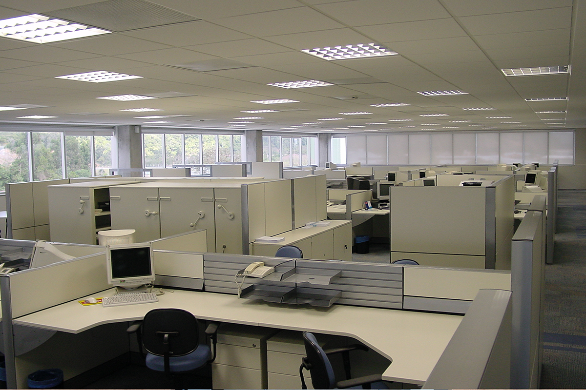 Slide 03_Desk