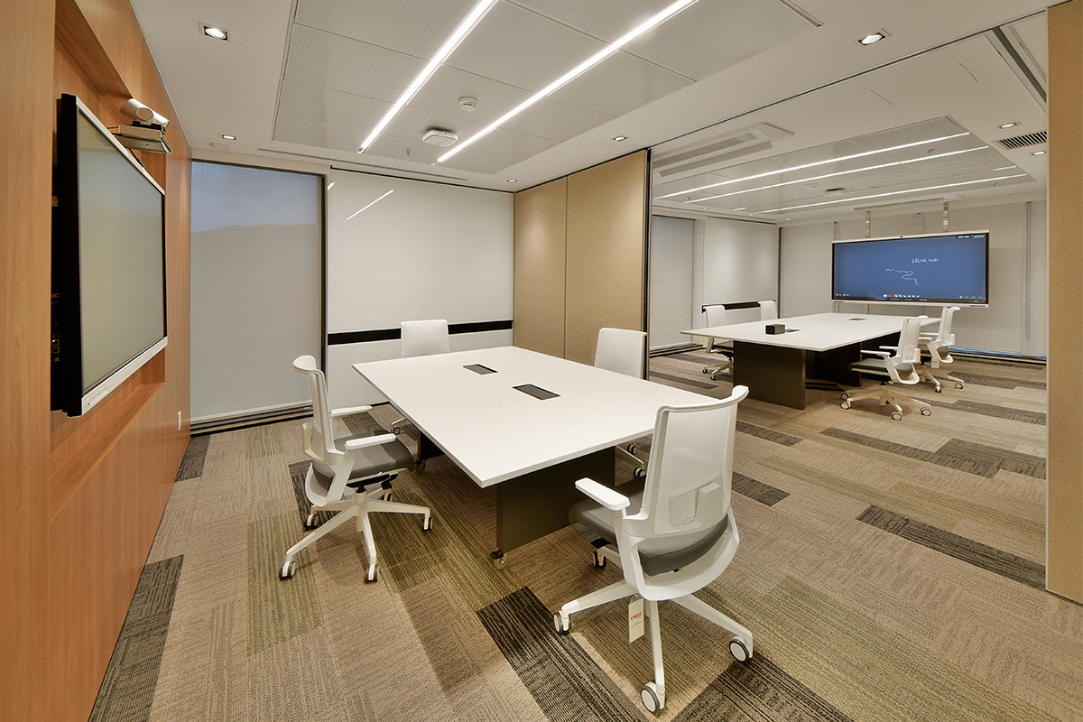 Slide 04_Desk