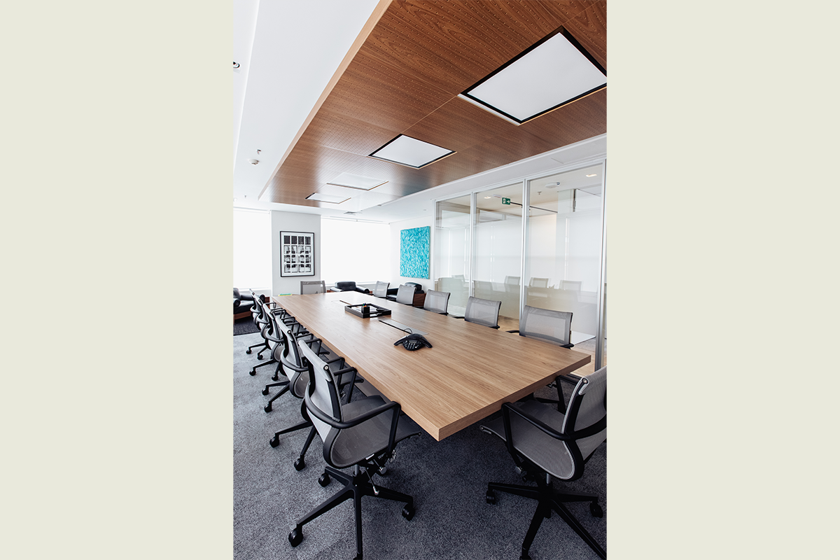 Slide 05_Desk