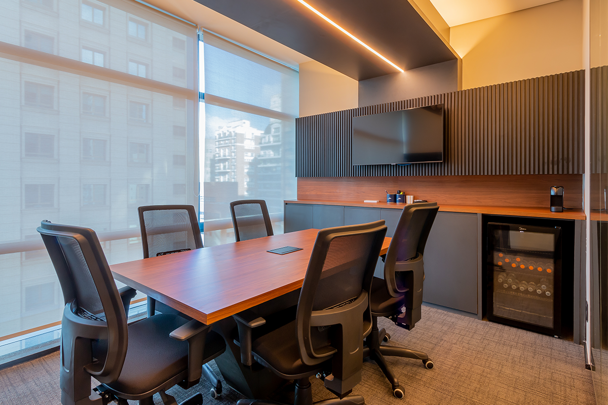 Slide 06_Desk