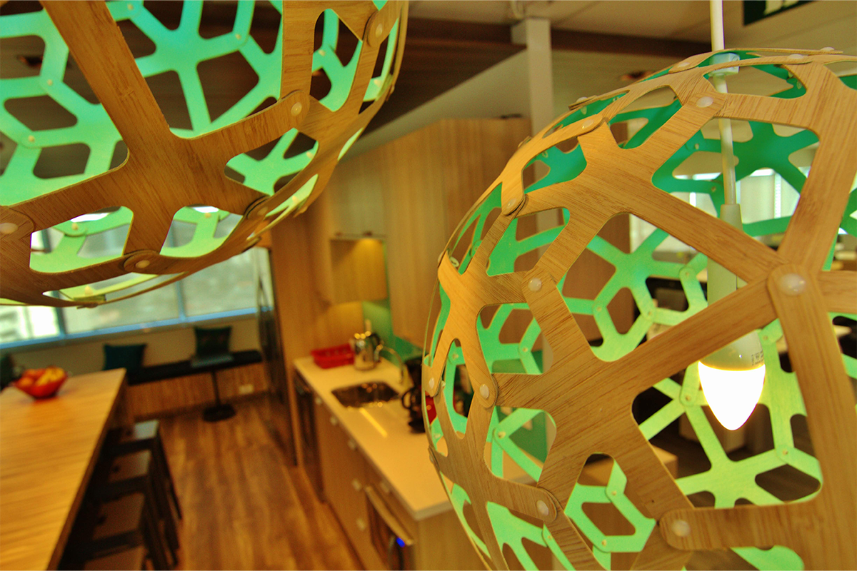 Slide 04_Desk