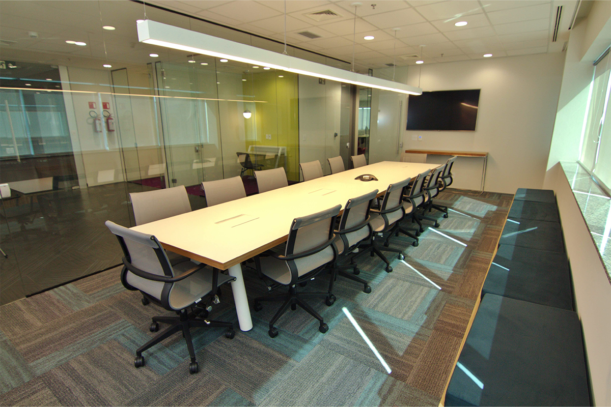 Slide 06_Desk