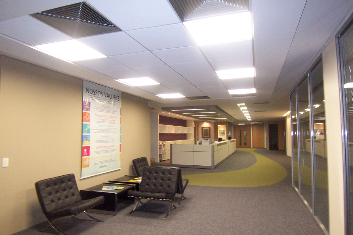 Slide 06_Desk